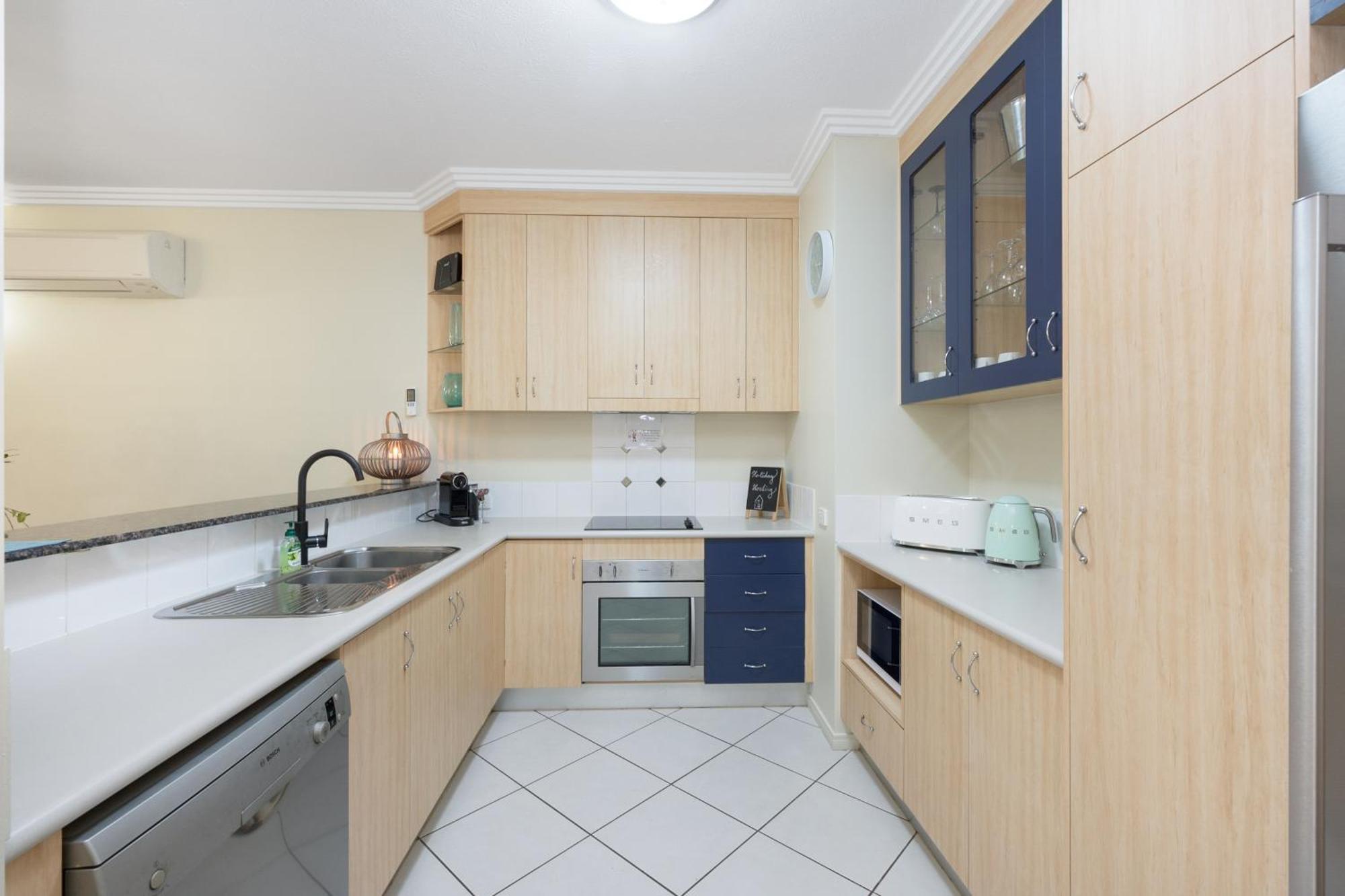 Apartment Breakwater 13