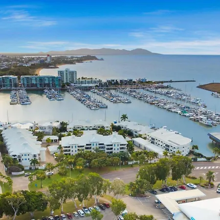 Breakwater 13 Townsville Exterior photo