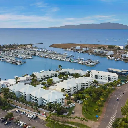 Breakwater 13 Townsville Exterior photo
